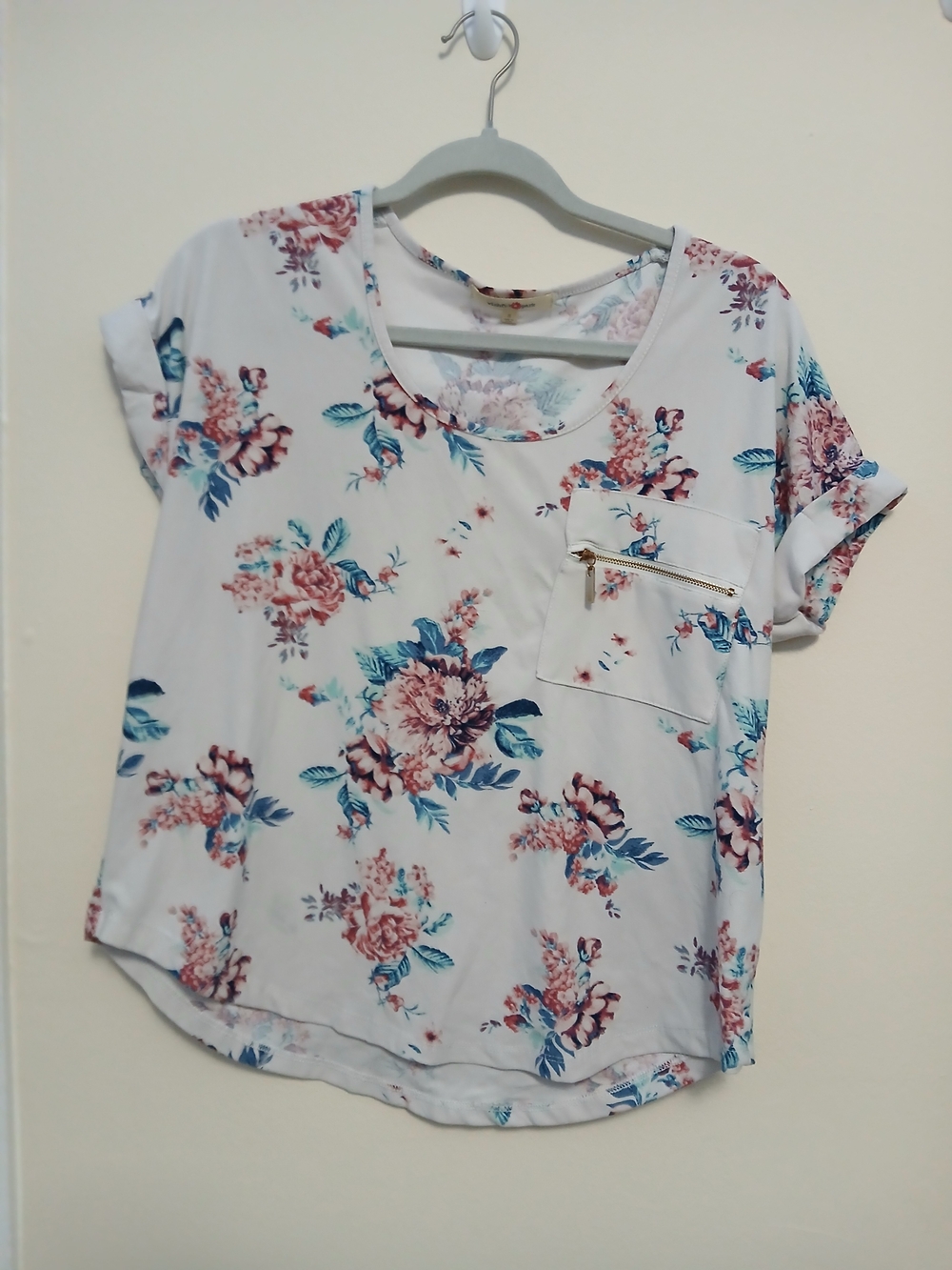 Wishful Park White Floral Scoop-Neck Top with Zip Pocket